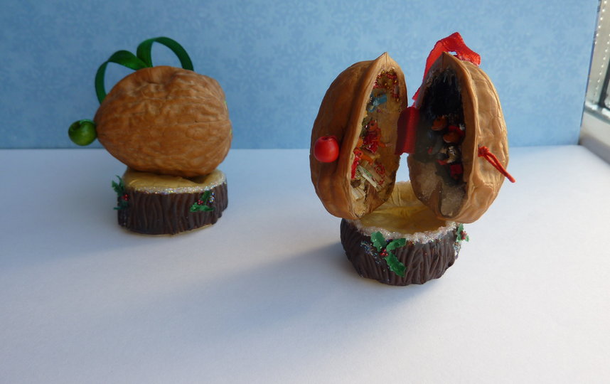 Используют орешки по-разному: кто-то – как ёлочную игрушку, кто-то ставит в шкаф любоваться. Фото предоставлено героем публикации