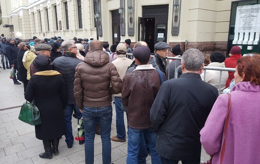 Москва прощается с Николаем Караченцовым. Фото Василий Кузьмичёнок