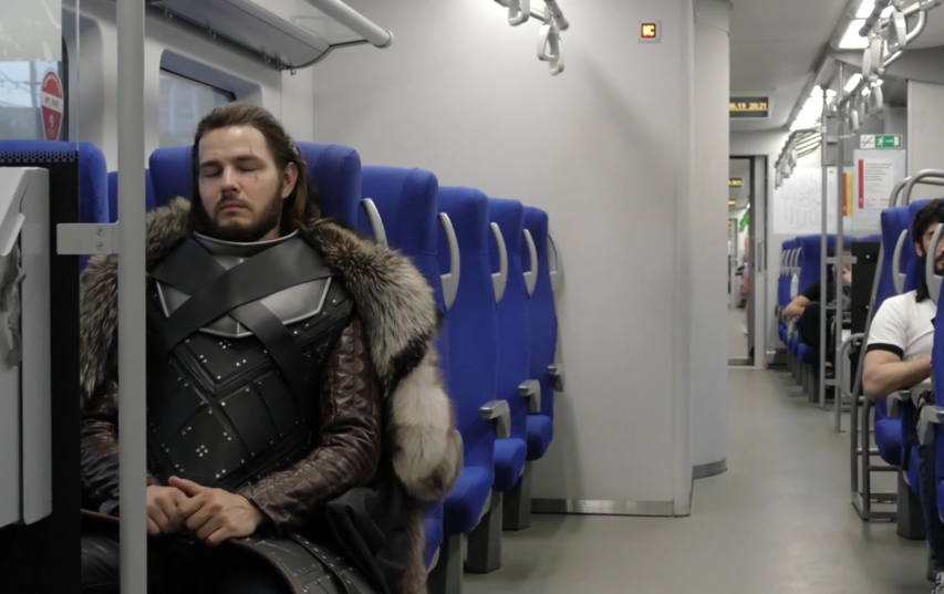 Михаил провёл день в образе Джона Сноу. Фото скриншот Muraki Geek Show, Скриншот Youtube