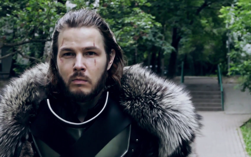 Михаил провёл день в образе Джона Сноу. Фото скриншот Muraki Geek Show, Скриншот Youtube