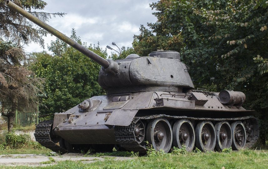 Москвич продаёт танк Т-34