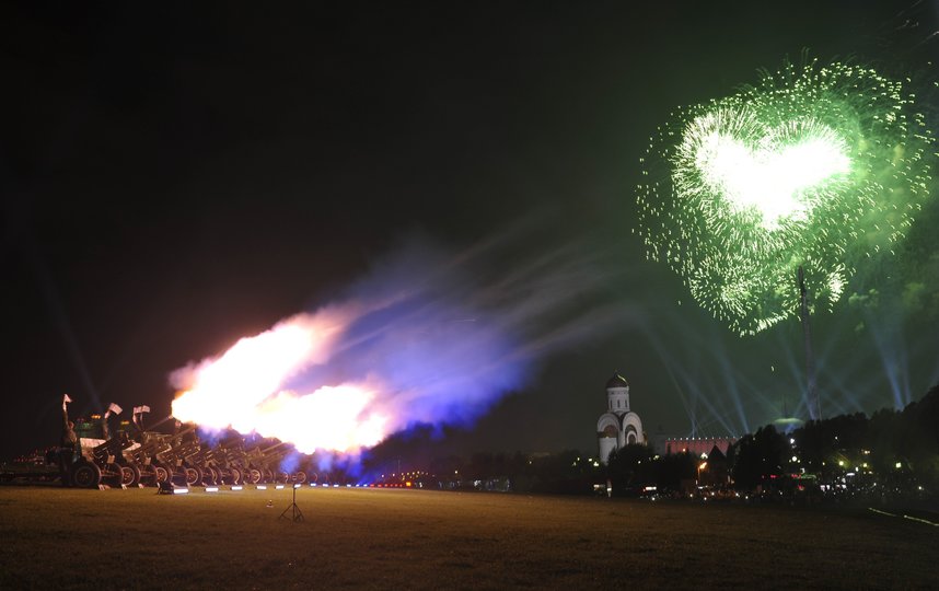 Салют состоится, несмотря на отмену парада. Фото Агентство "Москва"
