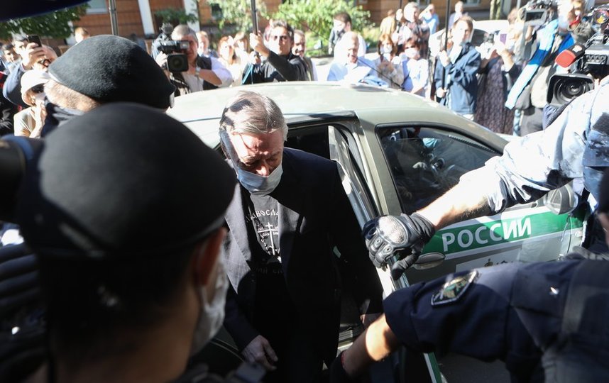 Актёр Михаил Ефремов у здания Пресненского суда. Фото АГН "Москва"/Андрей Никеричев