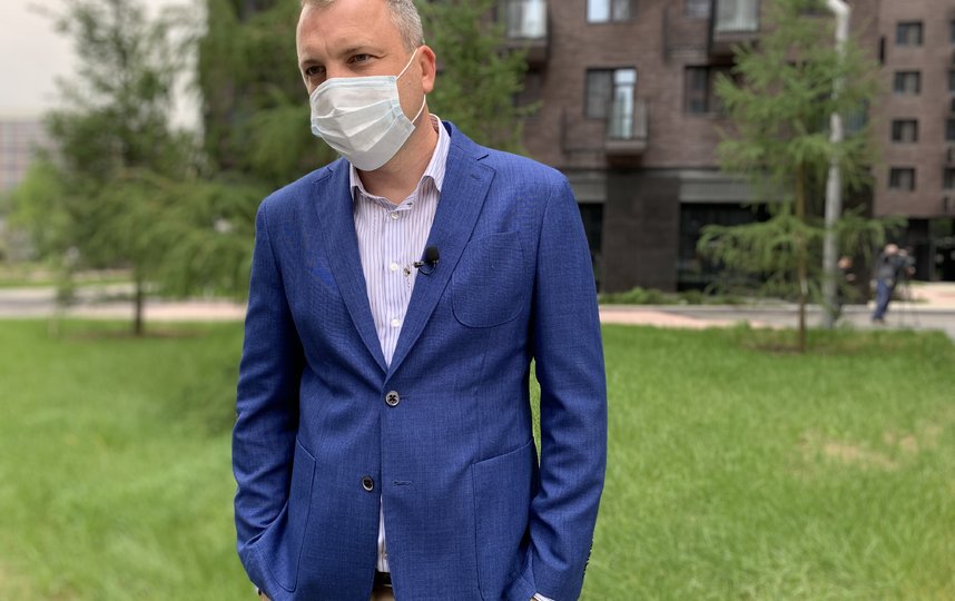 Евгений Попов помог жителям ускорить переселение по программе реновации
