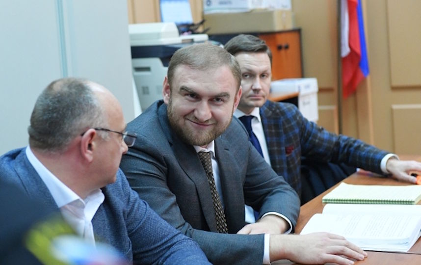 Мосгорсуд проверит законность отстранения от должности сенатора Арашукова