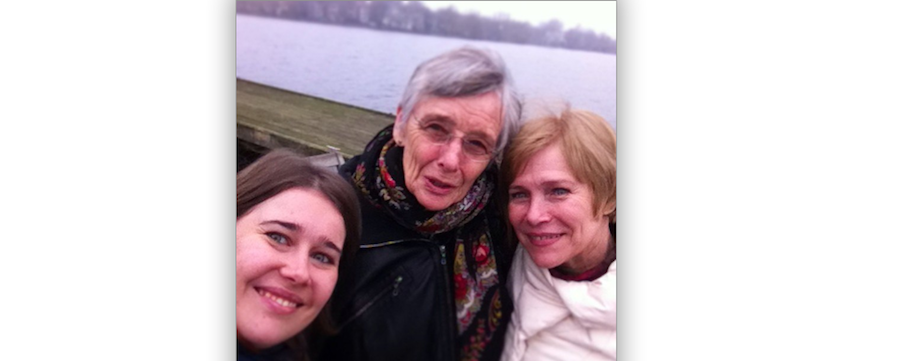 Московская семья встретилась с немецкой учительницей, которая спасала их во время кризиса начала 90-х