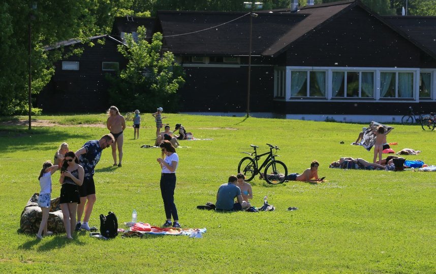 Открытие пляжного сезона в Подмосковье. Фото Василий Кузьмичёнок