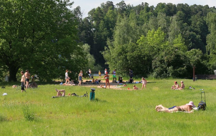 Открытие пляжного сезона в Подмосковье. Фото Василий Кузьмичёнок