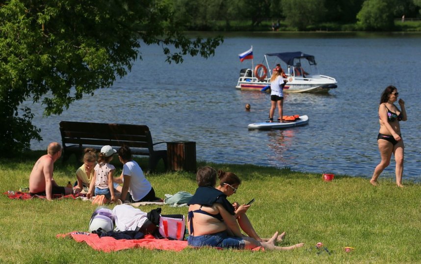Открытие пляжного сезона в Подмосковье. Фото Василий Кузьмичёнок