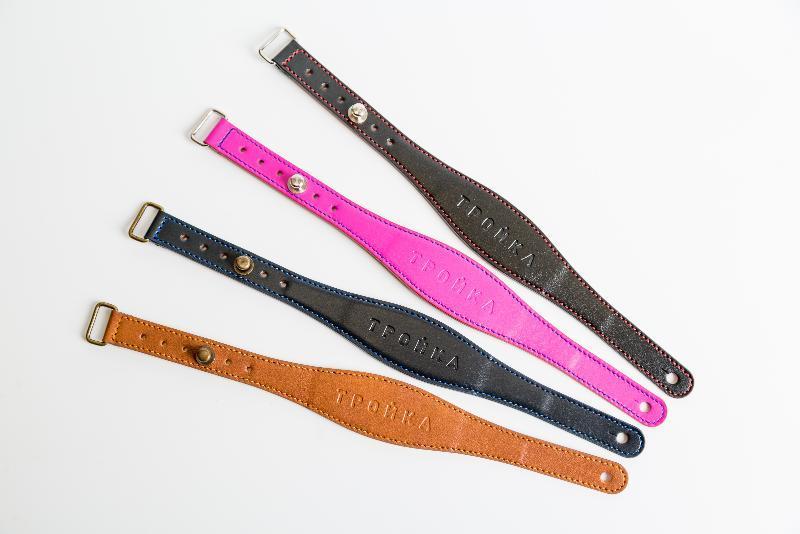 В продажу поступило 2,4 тысячи кожаных браслетов с функционалом карты "Тройка". Фото Московский метрополитен