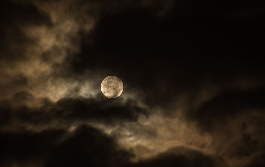 Москвичи смогут увидеть "жизнерадостную" Луну. Фото pixabay