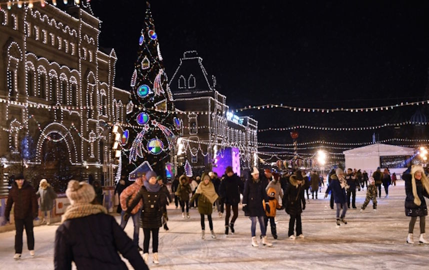 На Красной площади заработали каток и ярмарка