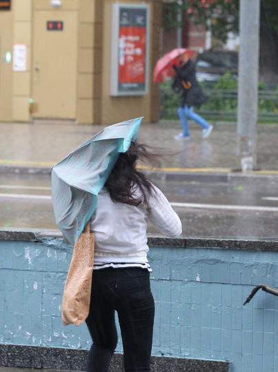 В Москве снова обещают ветер и дождь. Фото Василий Кузьмичёнок