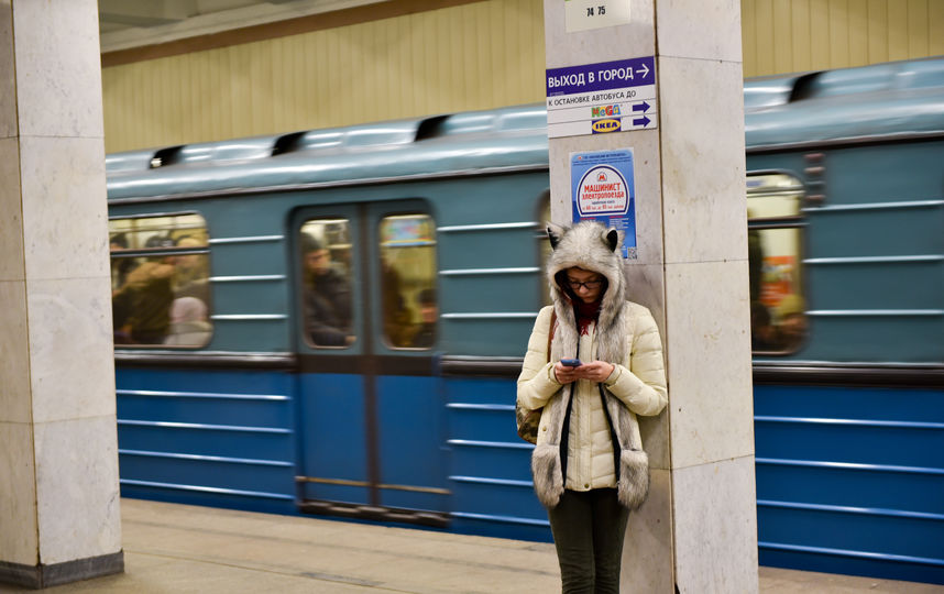 На станции столичного метро "Менделеевская" запустили эскалатор