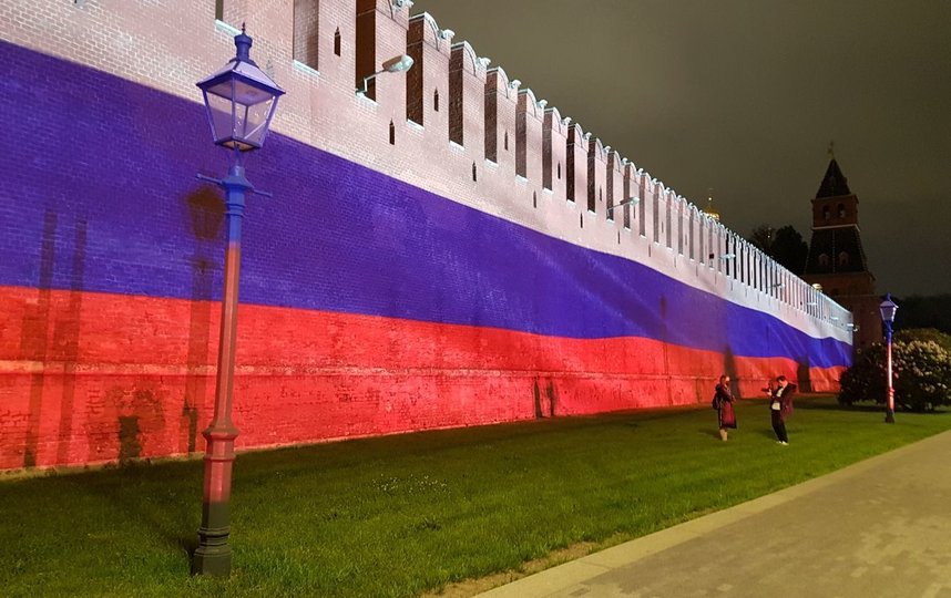 Световое шоу. Фото Василий Кузьмичёнок