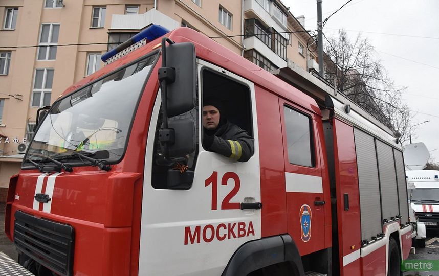 На крыше жилого дома в Москве произошёл пожар