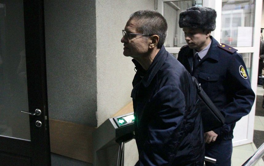 Алексей Улюкаев в здании суда. Фото Василий Кузьмичёнок