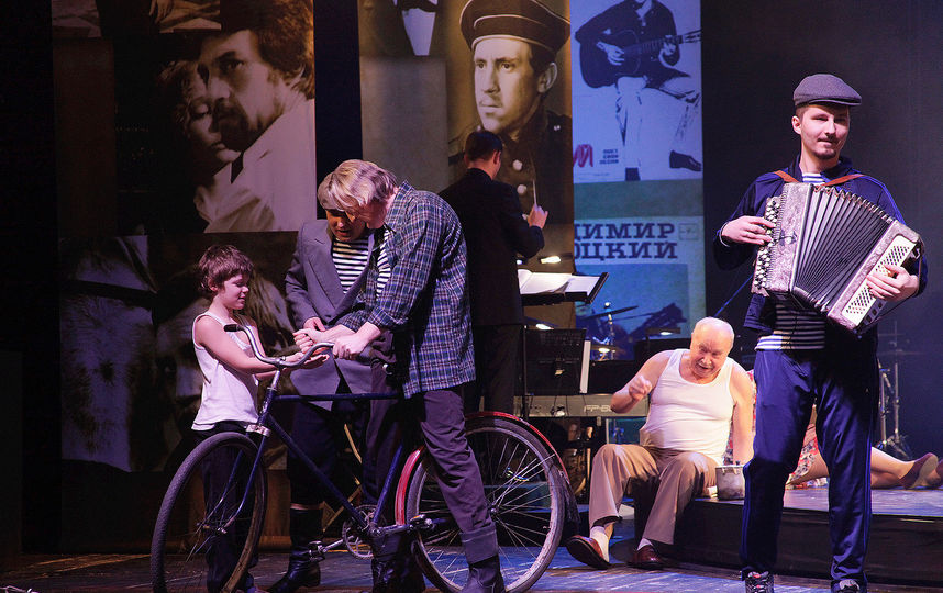 Стихи Владимира Высоцкого оживают на сцене. Фото Анна Коонен | пресс-служба Губернского театра.