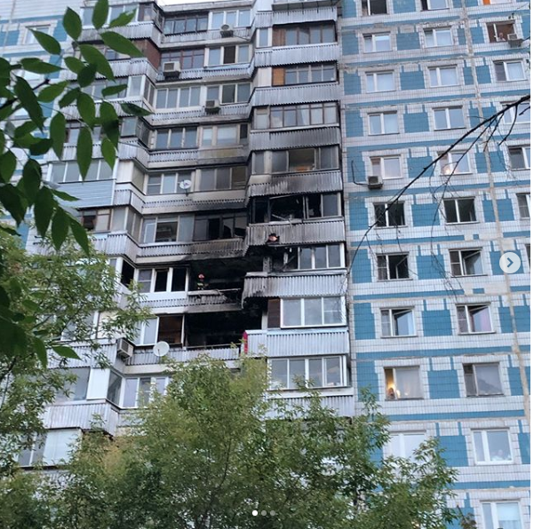 Один человек погиб и 17 были спасены при пожаре на севере Москвы