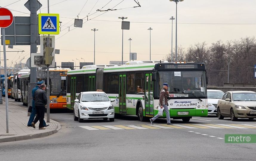 Очевидец драки с пенсионерами в московском автобусе: Места в салоне ещё оставались. Фото Василий Кузьмичёнок