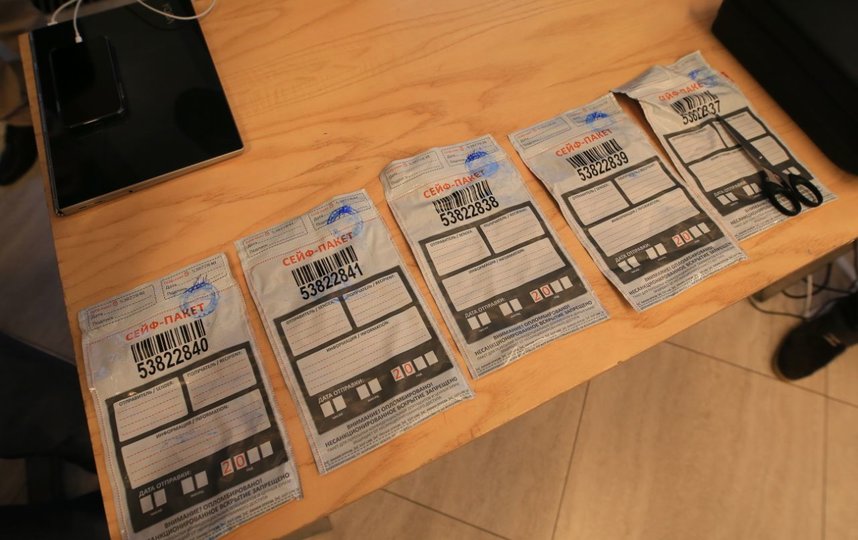 Расшифровка ключей электронного голосования. Фото Василий Кузьмичёнок