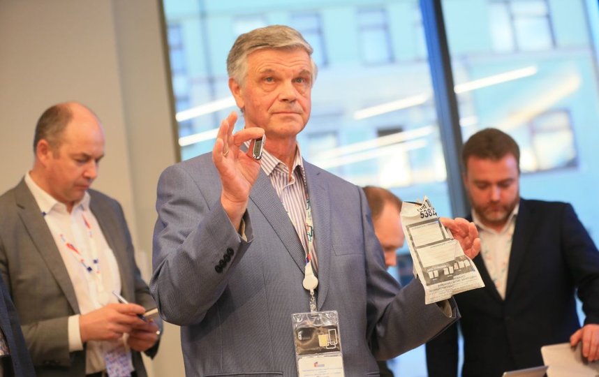 Расшифровка ключей электронного голосования. Фото Василий Кузьмичёнок