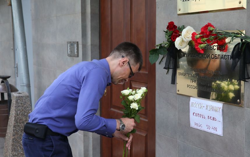 В Москве несут цветы погибшим в авиакатастрофе. Фото Василий Кузьмичёнок