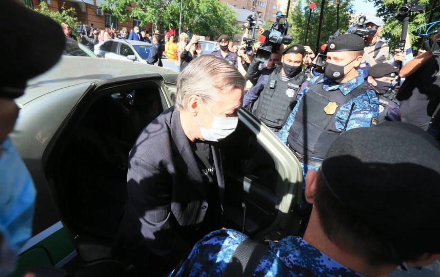 Обвинение запросило для Михаила Ефремова 11 лет колонии общего режима