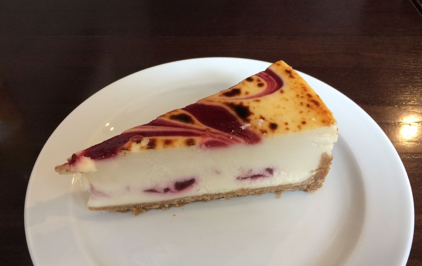 Чизкейк в Starbucks. Фото Ольга Захарец