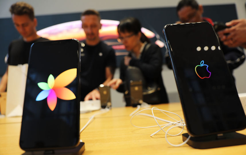 Первый день продаж новой линейки iPhone в США. Фото AFP