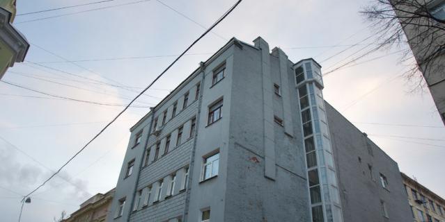 3. Володя часто возвращался по старому адресу, но не к отцу, а к другу Левону Кочаряну.