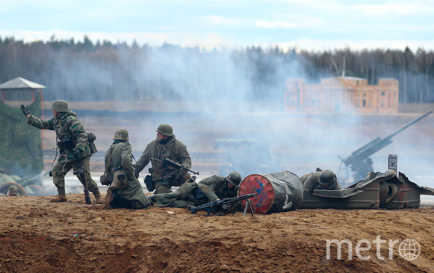 Под Москвой снова взяли штурмом Рейхстаг. Фото Василий Кузьмичёнок., "Metro"