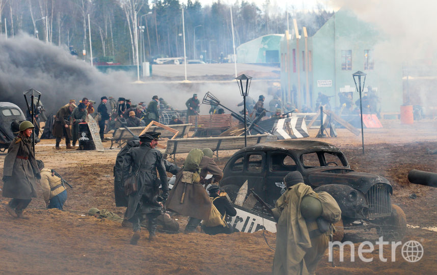 Под Москвой снова взяли штурмом Рейхстаг. Фото Василий Кузьмичёнок., "Metro"
