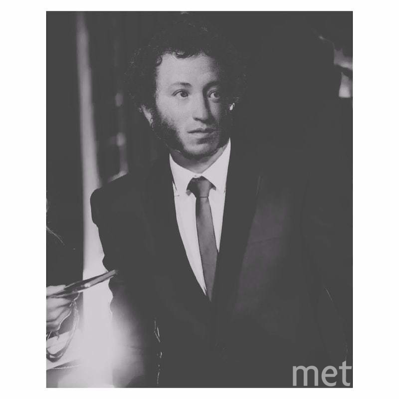 У Александра Сергеевича Пушкина теперь тоже есть аккаунт в Сети. Фото предоставил Карен Багдасарян, "Metro"