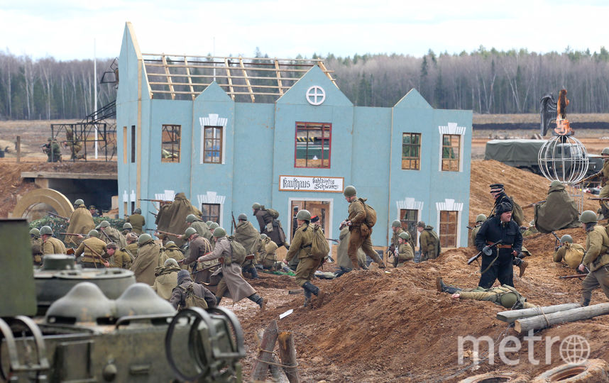 Под Москвой снова взяли штурмом Рейхстаг. Фото Василий Кузьмичёнок., "Metro"