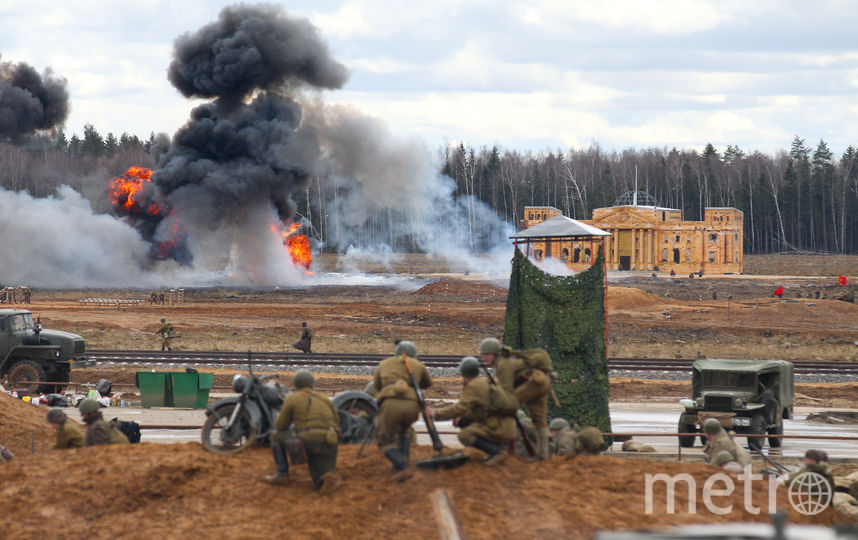 Под Москвой снова взяли штурмом Рейхстаг. Фото Василий Кузьмичёнок., "Metro"