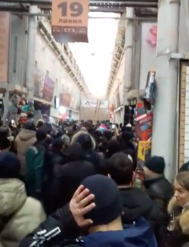 Пожар на рынке "Садовод" в Москве. Фото Скриншот Youtube