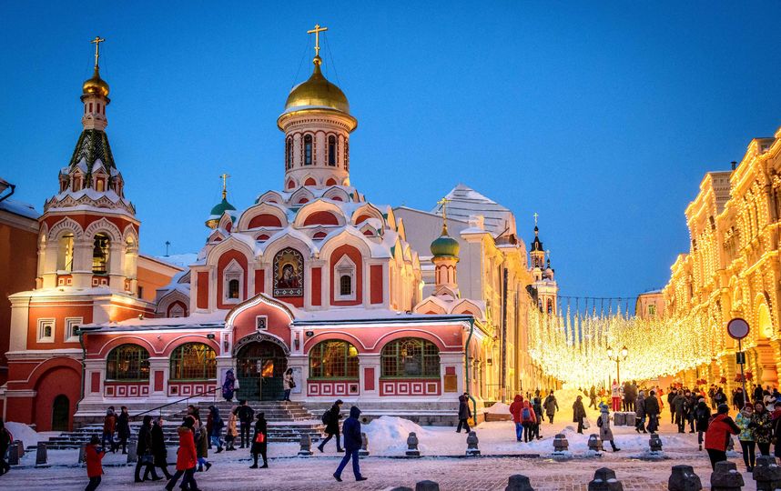 Без снега Москва пока не останется. Фото AFP