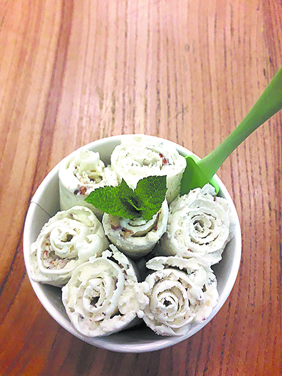 Мороженое с грушей, горгонзолой и орехами пекан. Фото Мария Позина, "Metro"