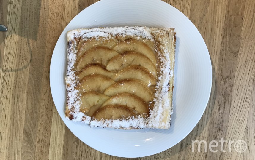 Пирог Довиль яблочный. Фото Индира Шестакова, "Metro"