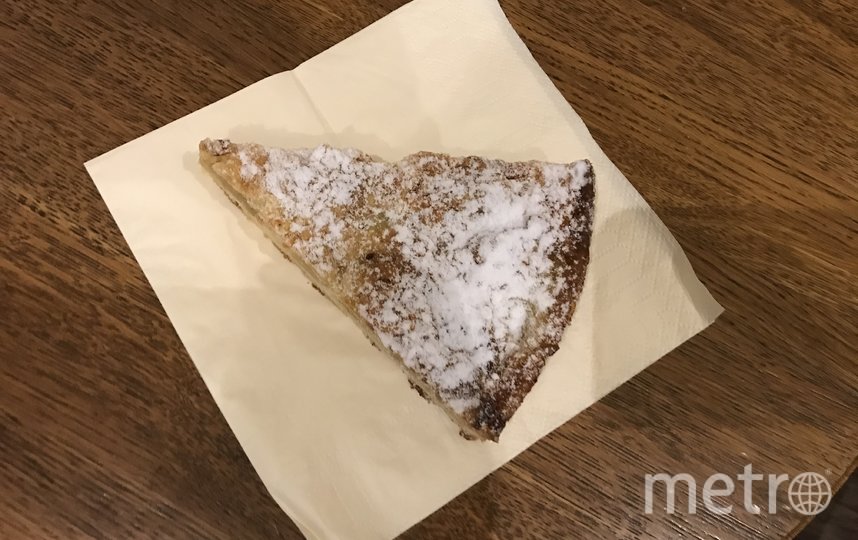 Пирог с яблоком. Фото Индира Шестакова, "Metro"