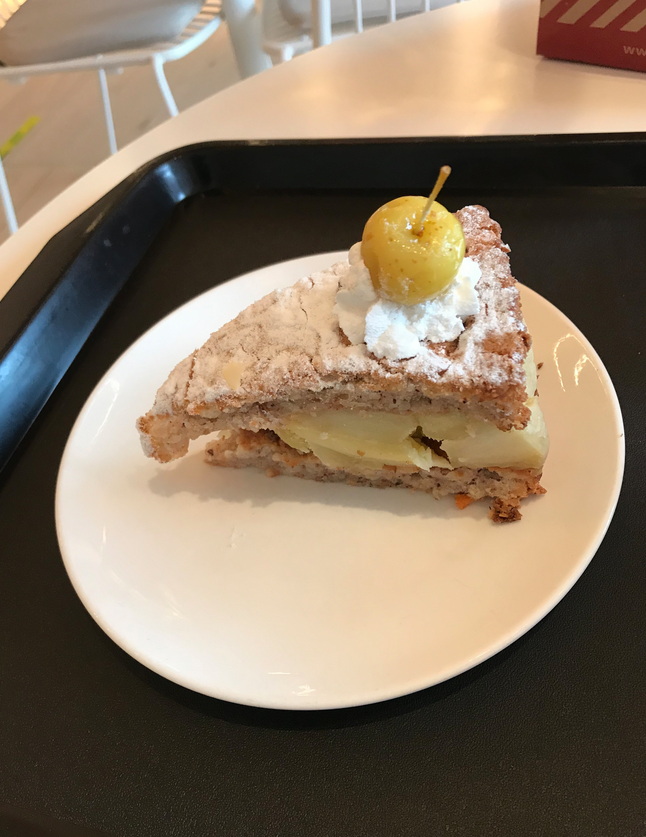 Французский яблочный торт. Фото Индира Шестакова, "Metro"