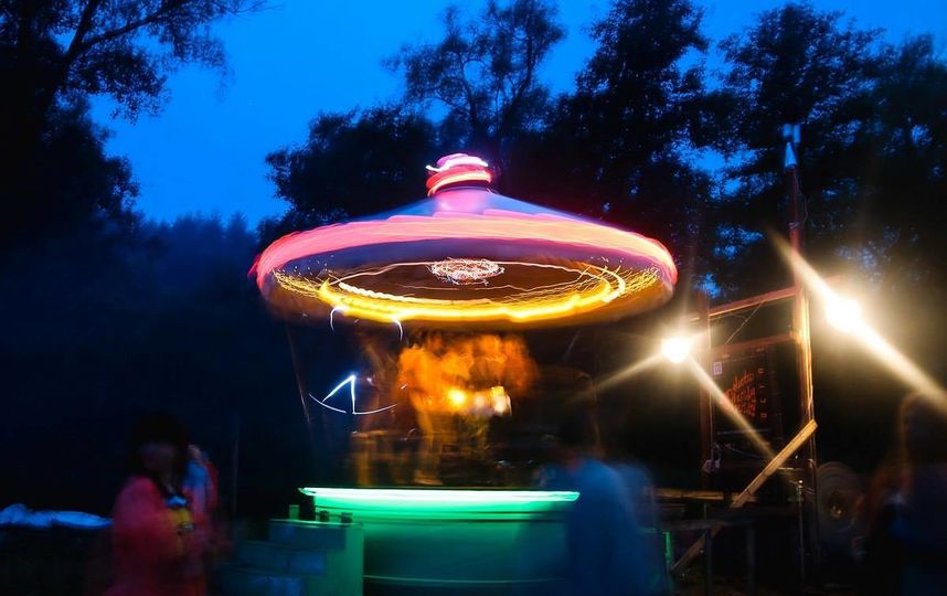 Карусель уже успели полюбить гости фестиваля "Бессонница" в Калужской области. Фото Николай Немирович