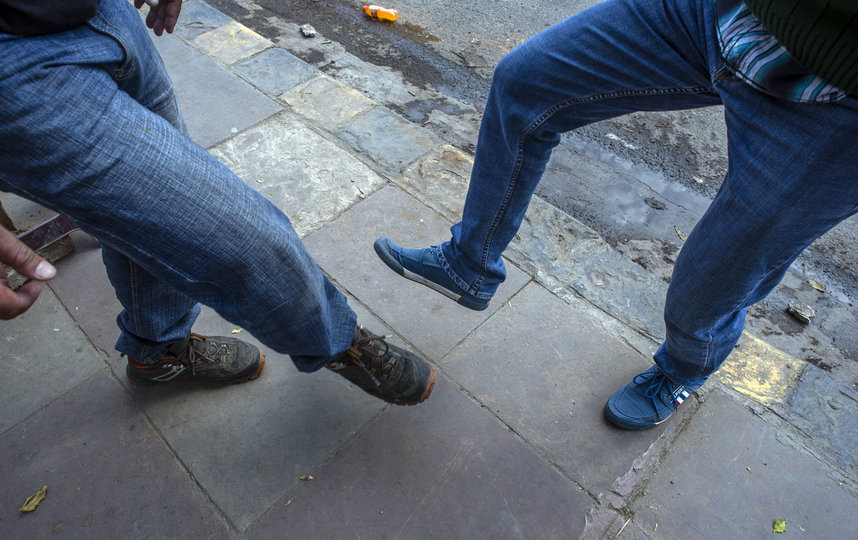 "Дай пять!" ногой. Фото Getty