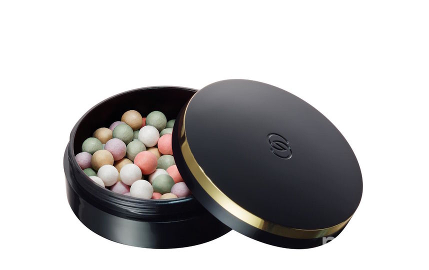 Сияющая пудра в шариках Giordani Gold by Oriflame. Фото "Metro"