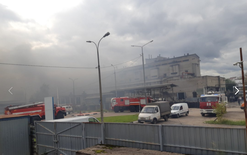 Пожар произошёл на территории химзавода в подмосковной Балашихе