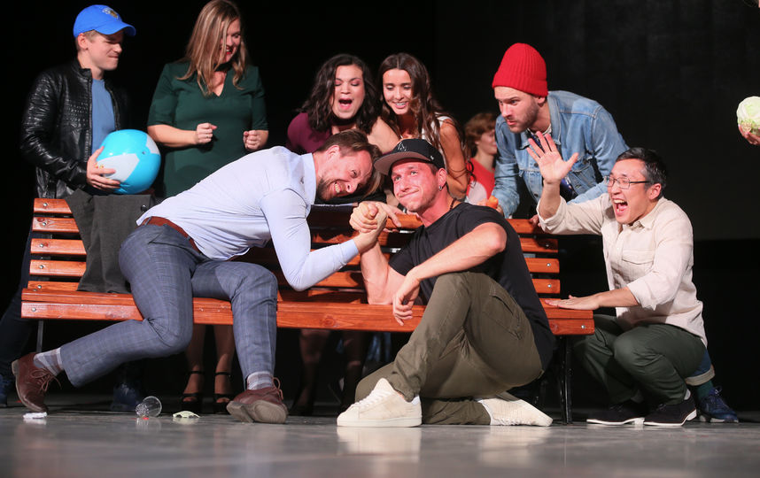 Спектакль "Саша, купи хлеба". Фото Василий Кузьмичёнок