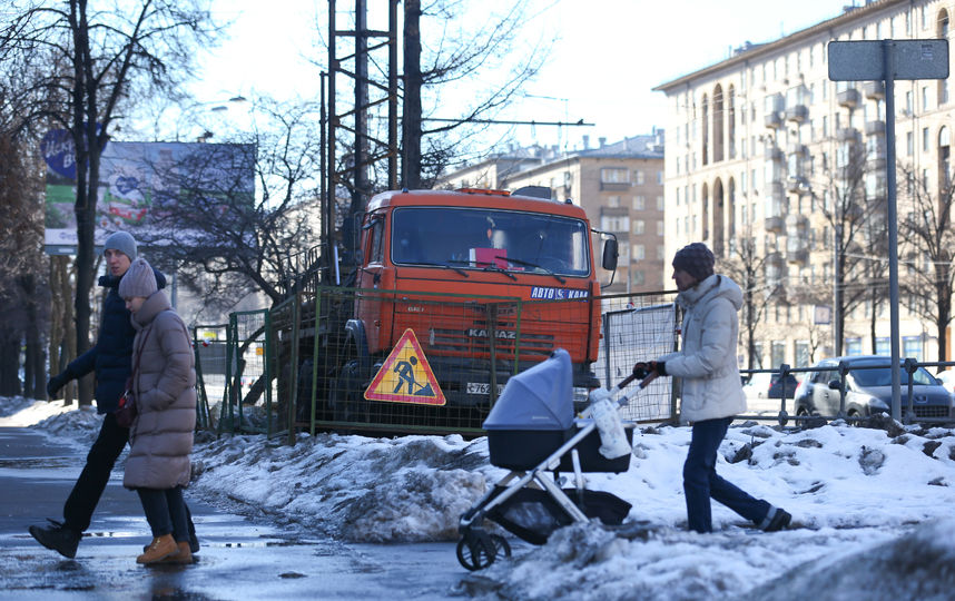 Одна из буровых установок на Ленинском проспекте. Фото Василий Кузьмичёнок