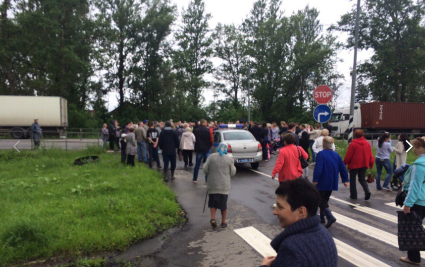 Протестовавшим жителям Клина пообещали включить горячую воду