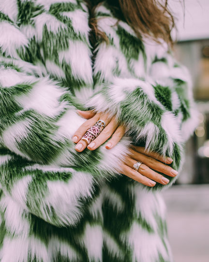 Шубка от @revalu_official. Фото Предоставлено брендом.